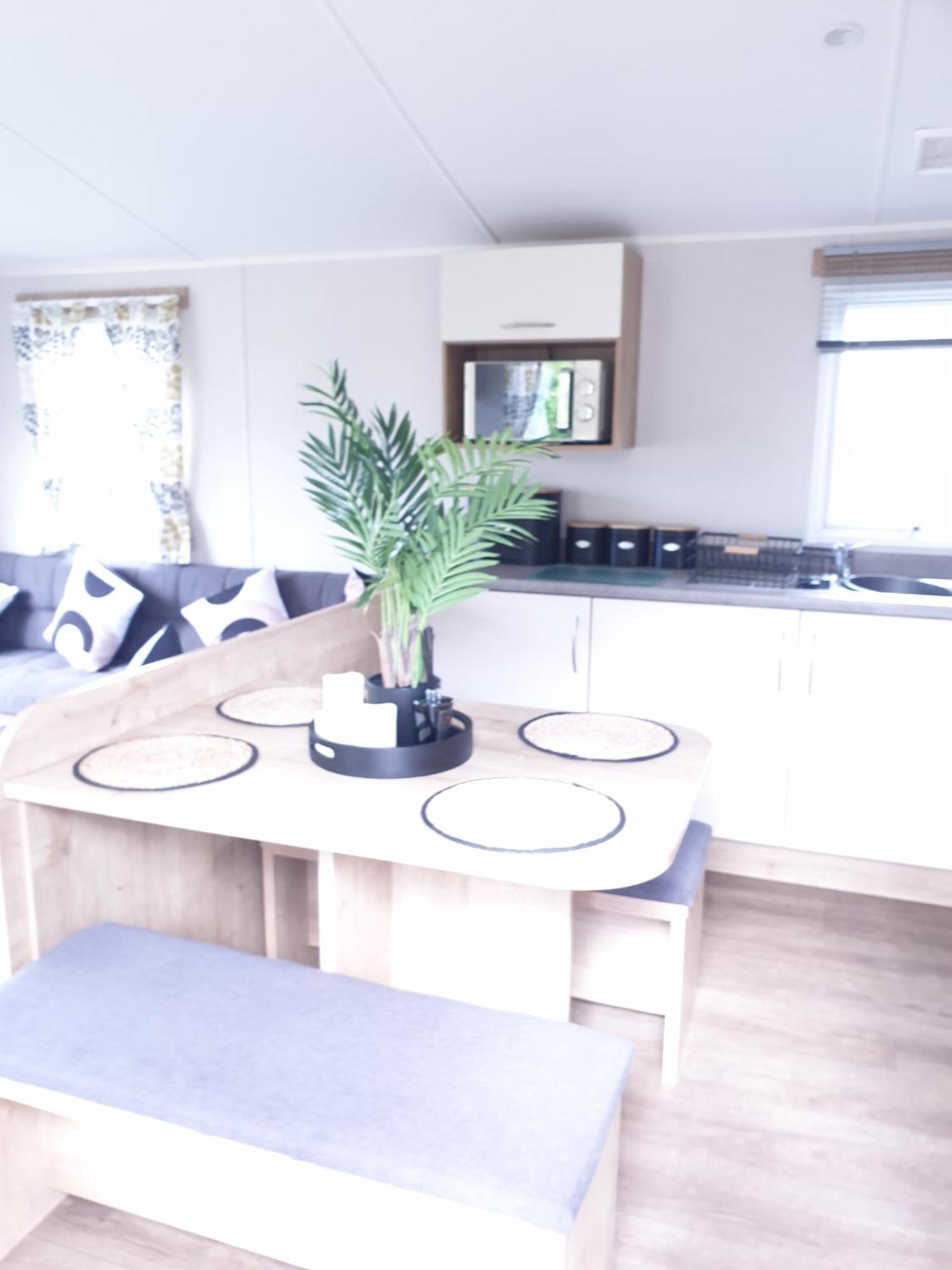 16 Anglers Acre Luxury Hot Tub Break Tattershall Lakes Exteriör bild